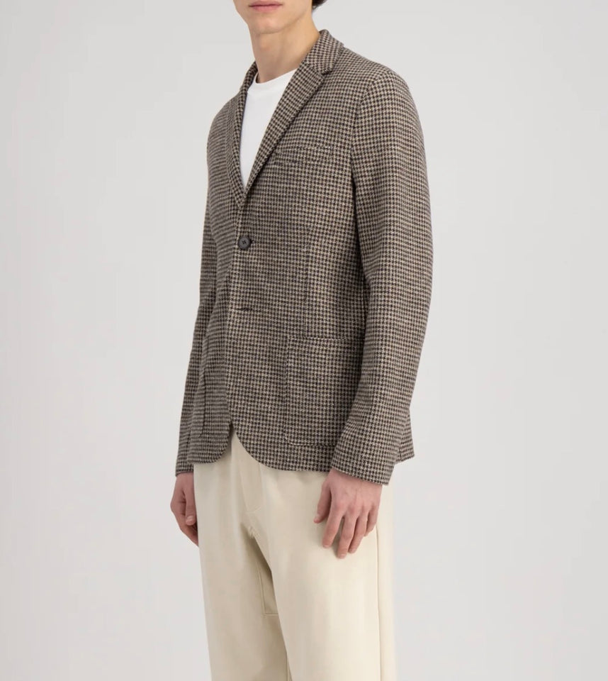 Harris_Wharf_Brown_Beige_Houndstooth_jacket